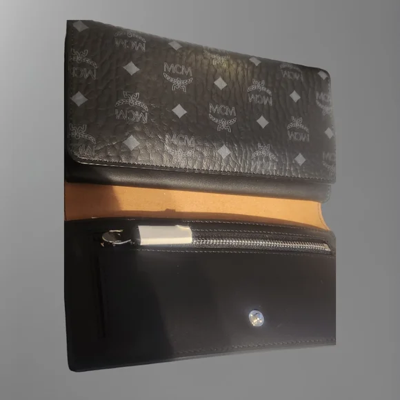 🚫SOLD🚫🆕️MCM Visetos Wallet Crossbody Bag - Picture 9 of 16